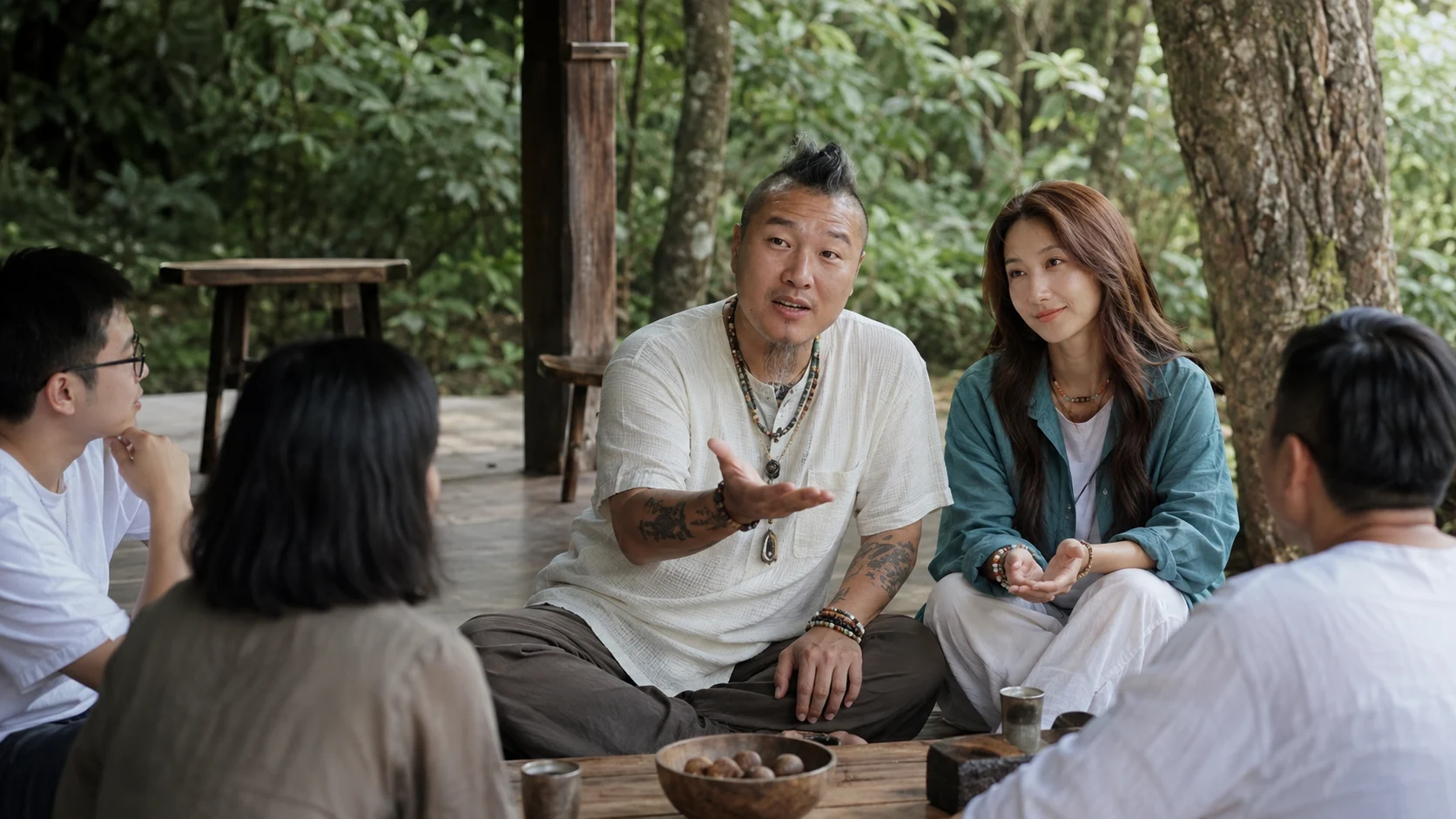 Depp 與 Hebe 帶領成人小組在自然環境交流